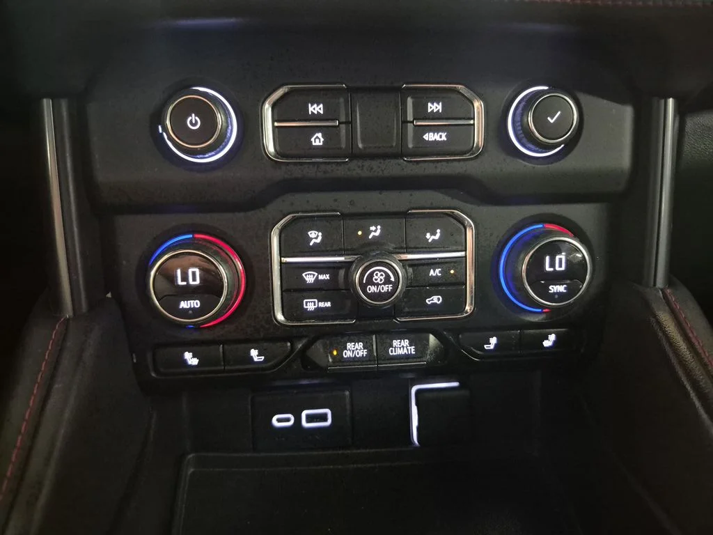 Used 2022 Iridescent Pearl Tricoat Chevrolet RST image 33