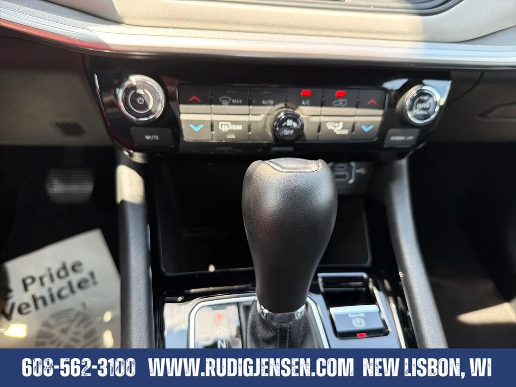 Used 2025 White Jeep Limited image 17
