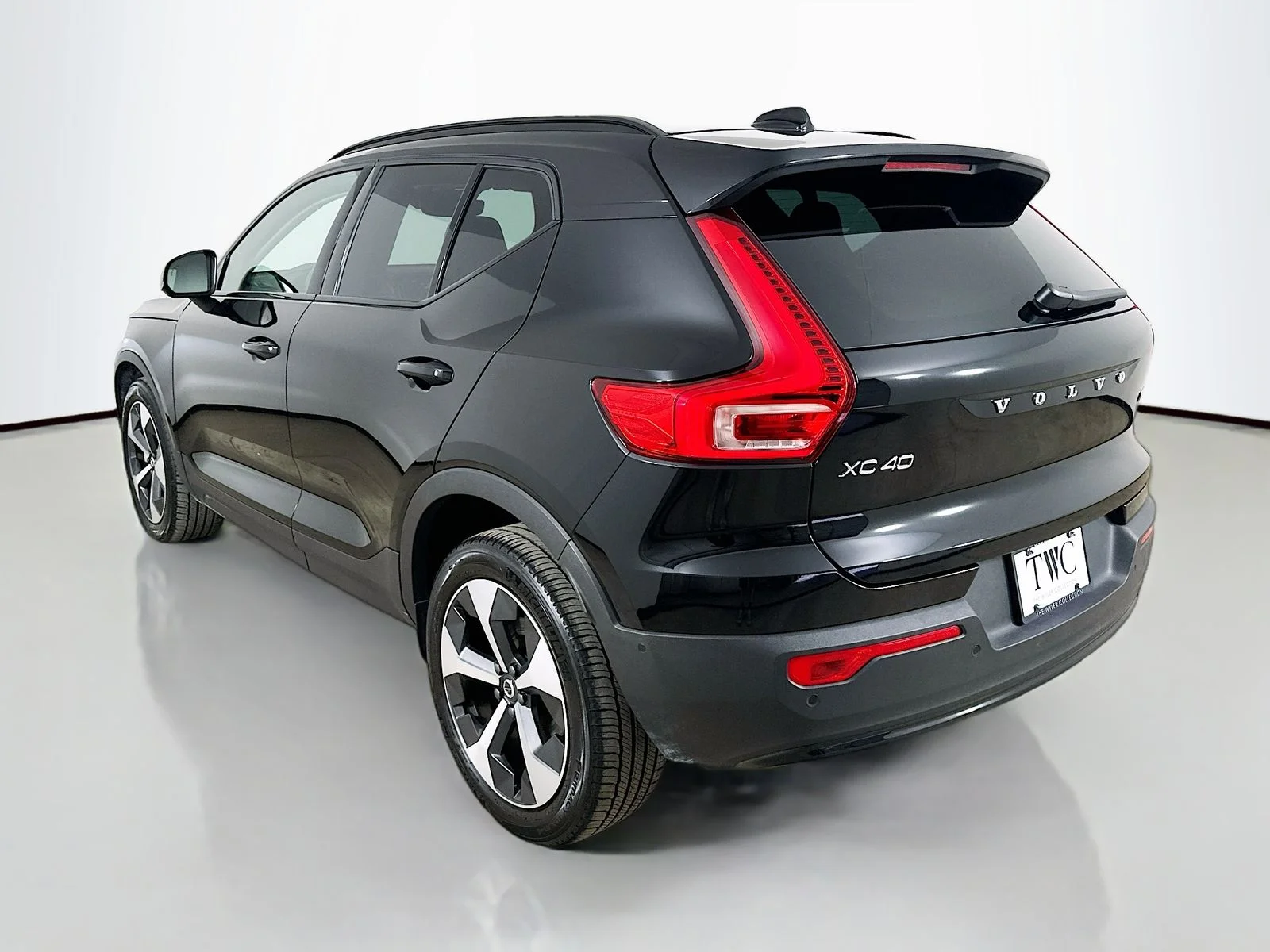 Used 2026  Volvo  image 7