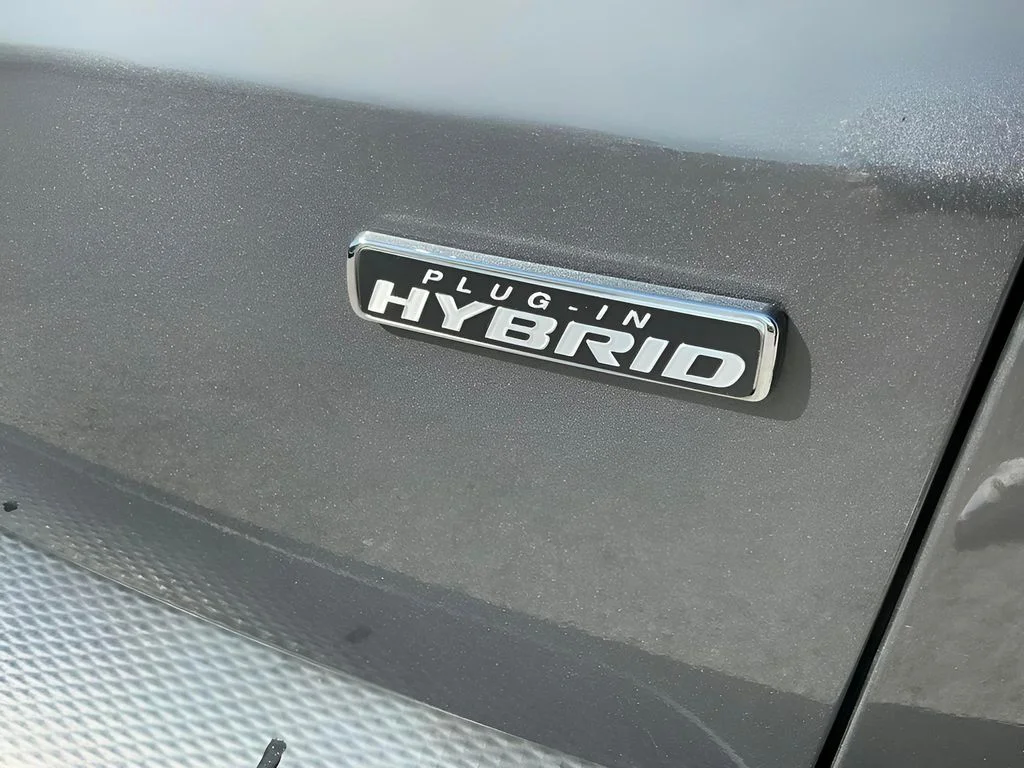 Used 2022 Gray Ford SE image 17