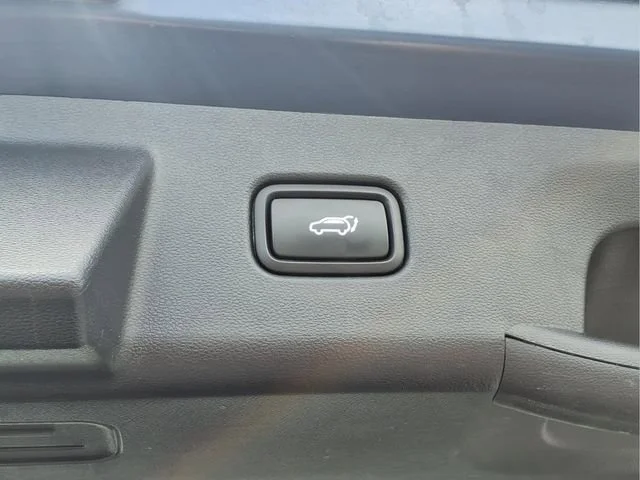 Used 2024  Hyundai SEL image 23