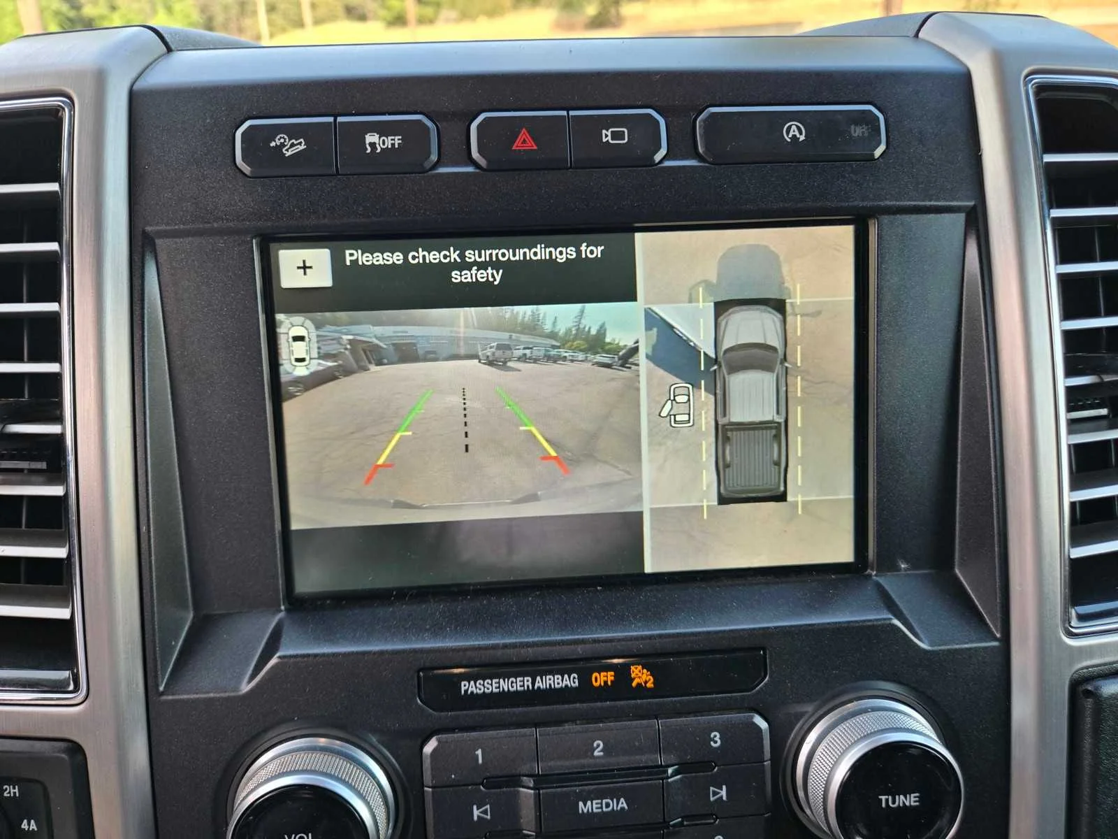 2018 Ford F-150 Platinum - Photo 12
