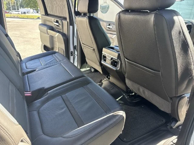 Used 2022 White GMC Denali image 11