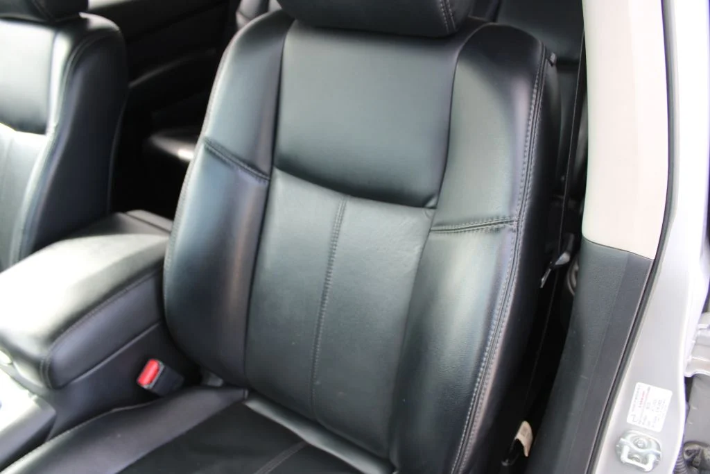Used 2018 Silver Nissan SL image 20