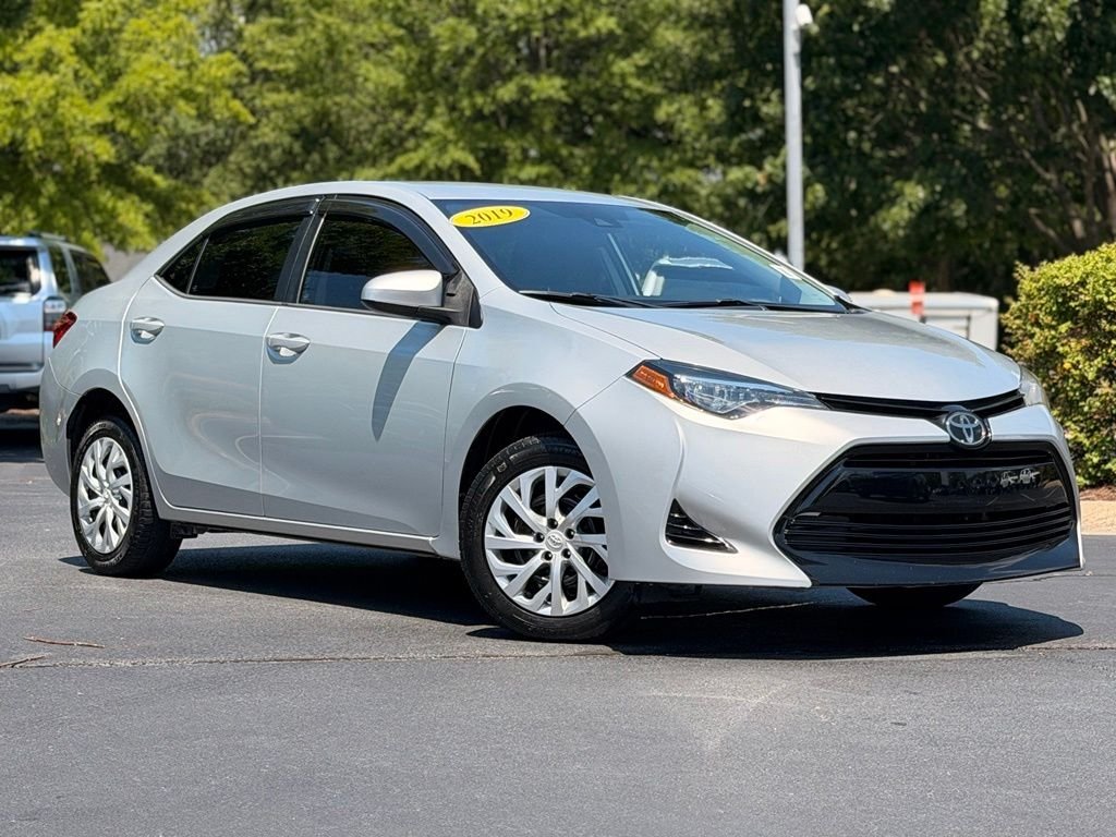 Used 2019 Toyota Corolla LE with VIN 5YFBURHE0KP856439 for sale in Irmo, SC