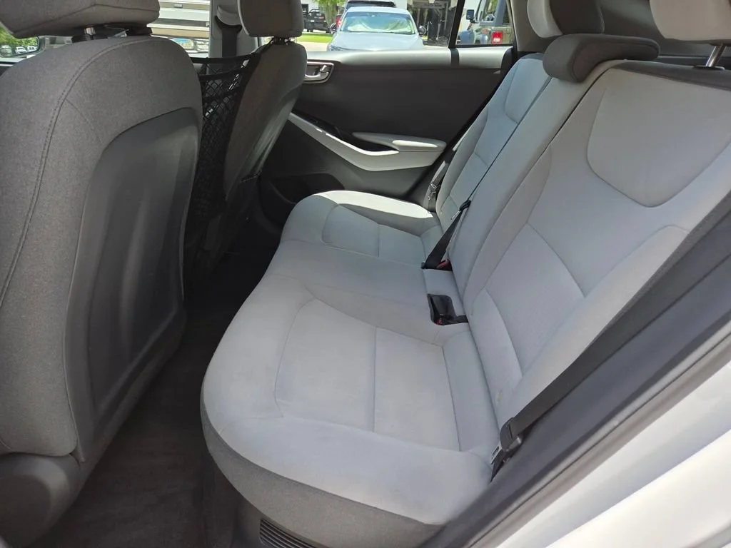 Used 2021 Ceramic White Hyundai Blue image 22