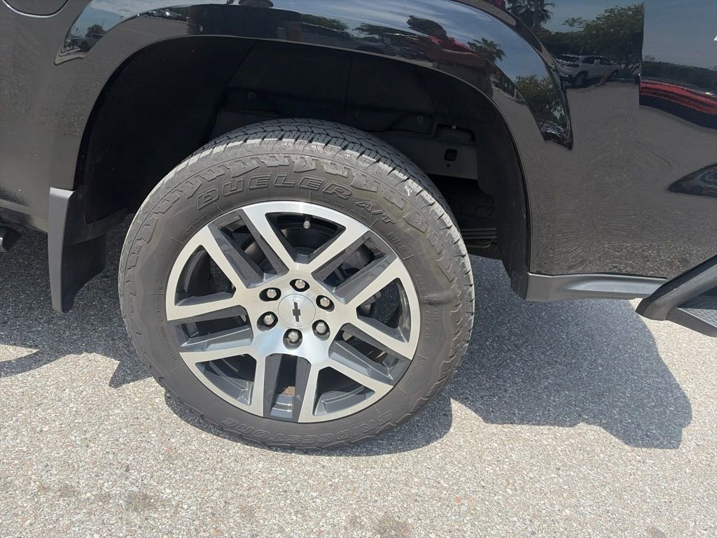 Used 2023 Black Chevrolet Z71 image 11
