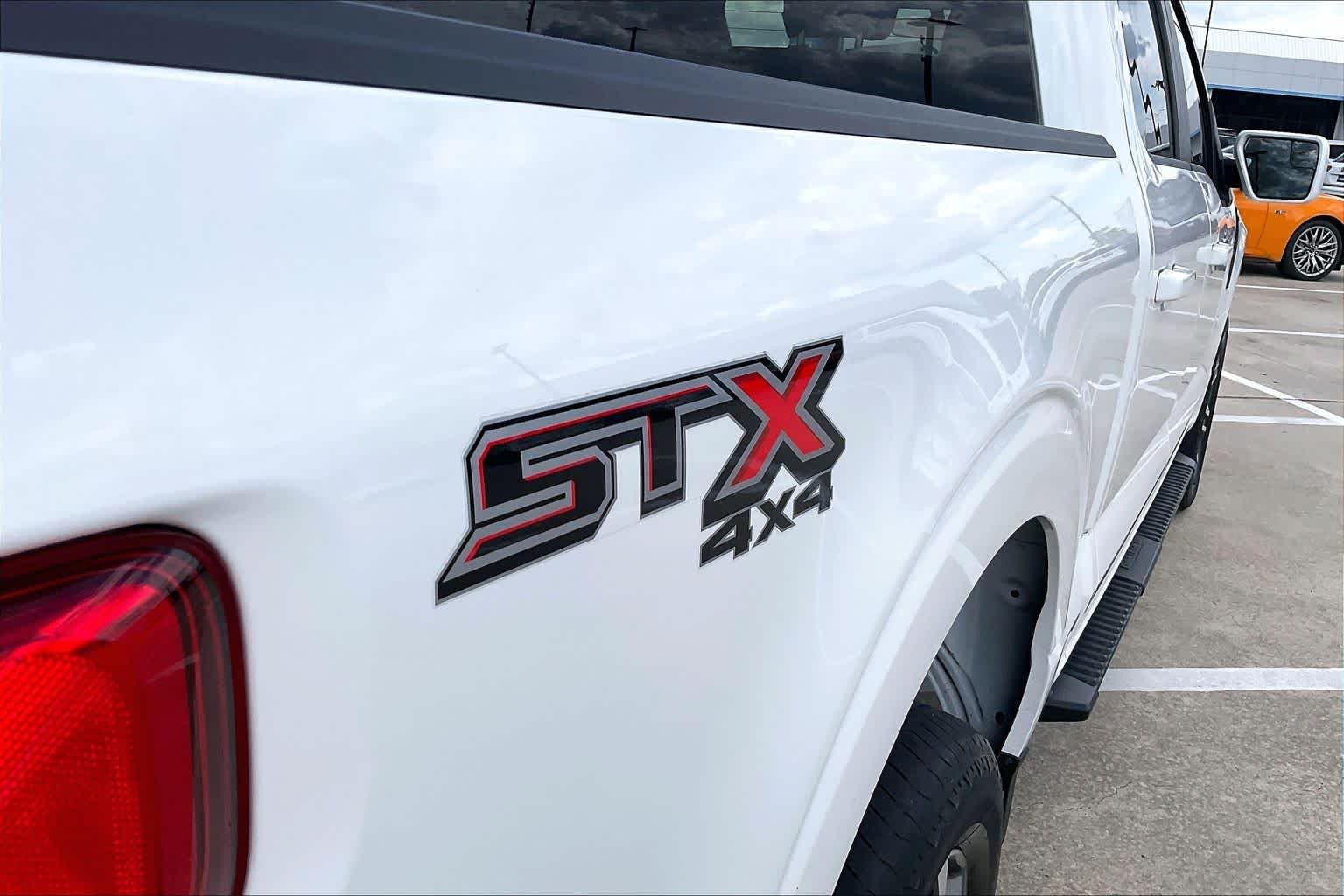 Used 2022 Oxford White Ford XL image 10