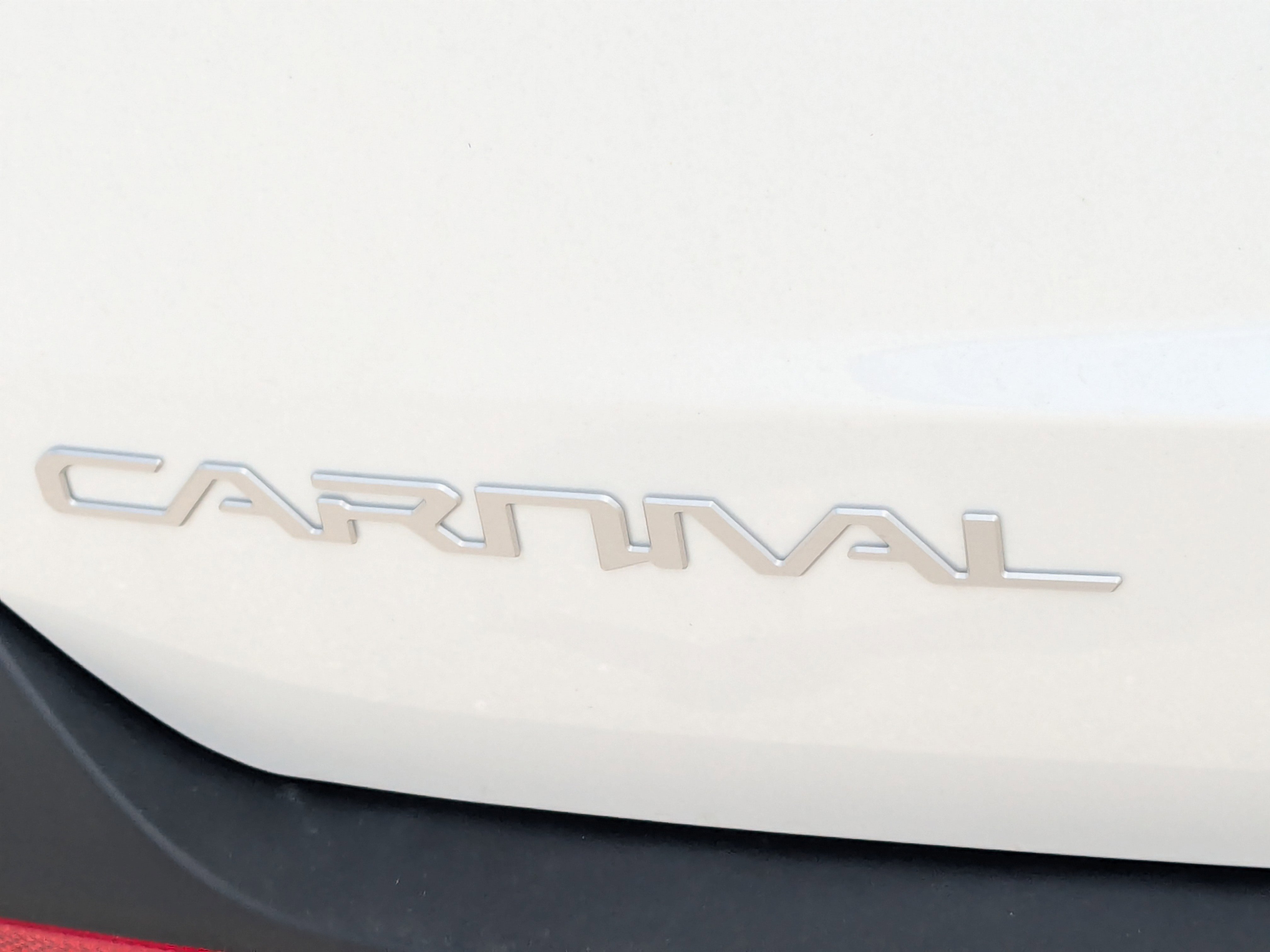 New 2026 Snow White Pearl Kia EX image 13
