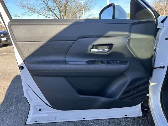 2025 Nissan Kicks SV AWD - Photo 14