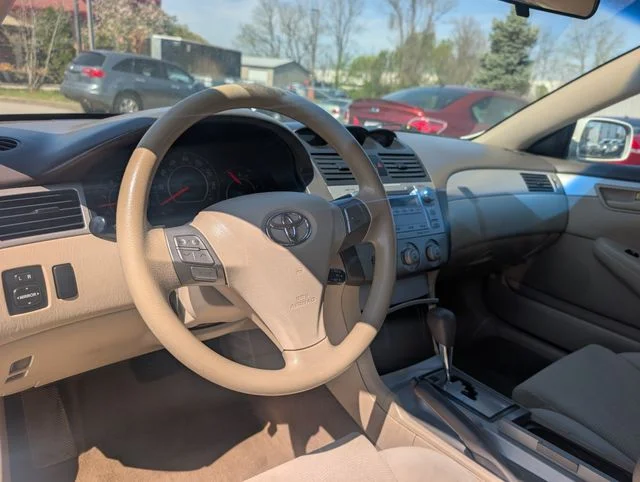 Used 2008 White Toyota  image 8