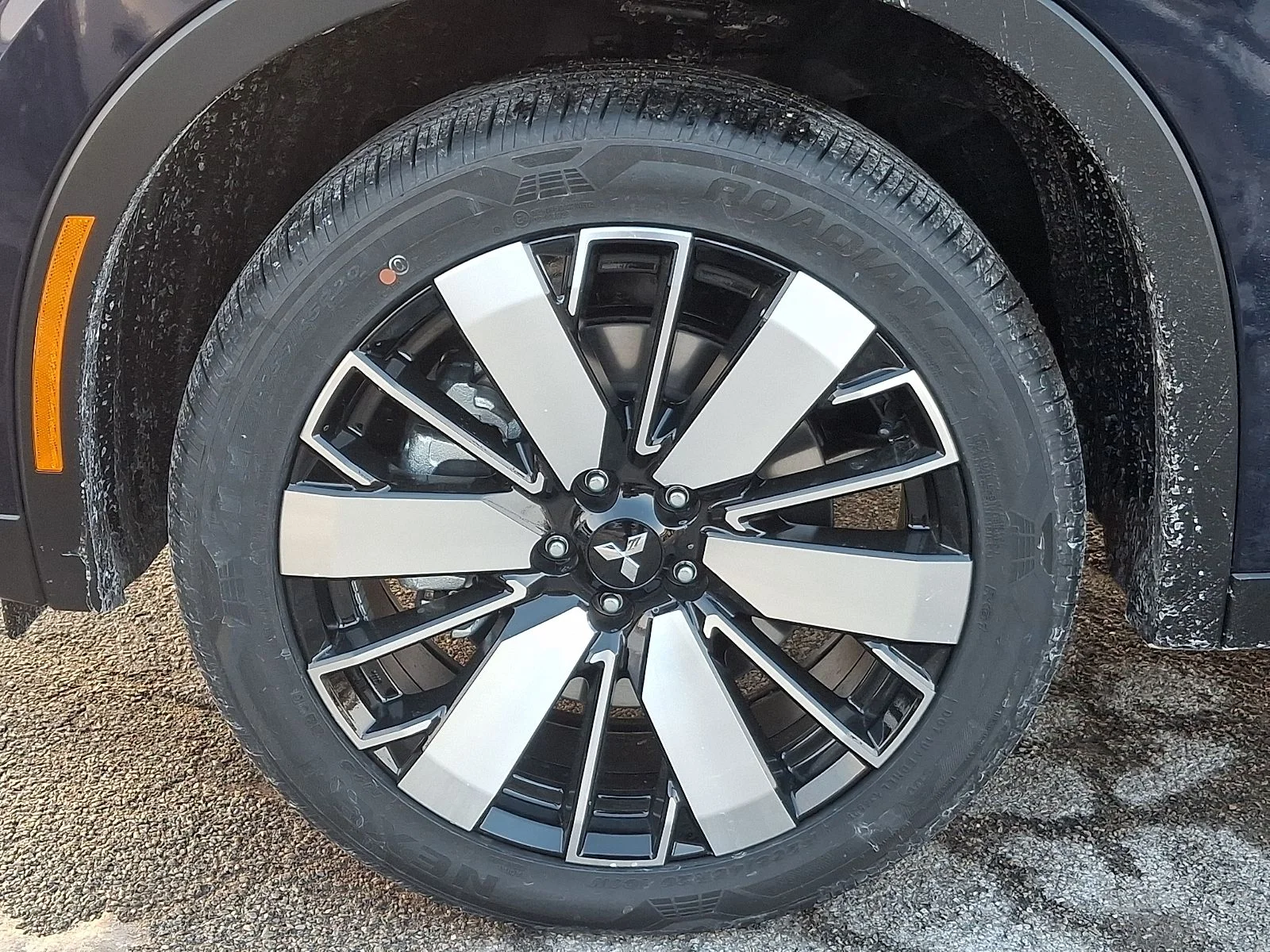 New 2026 Blue Mitsubishi SE image 8