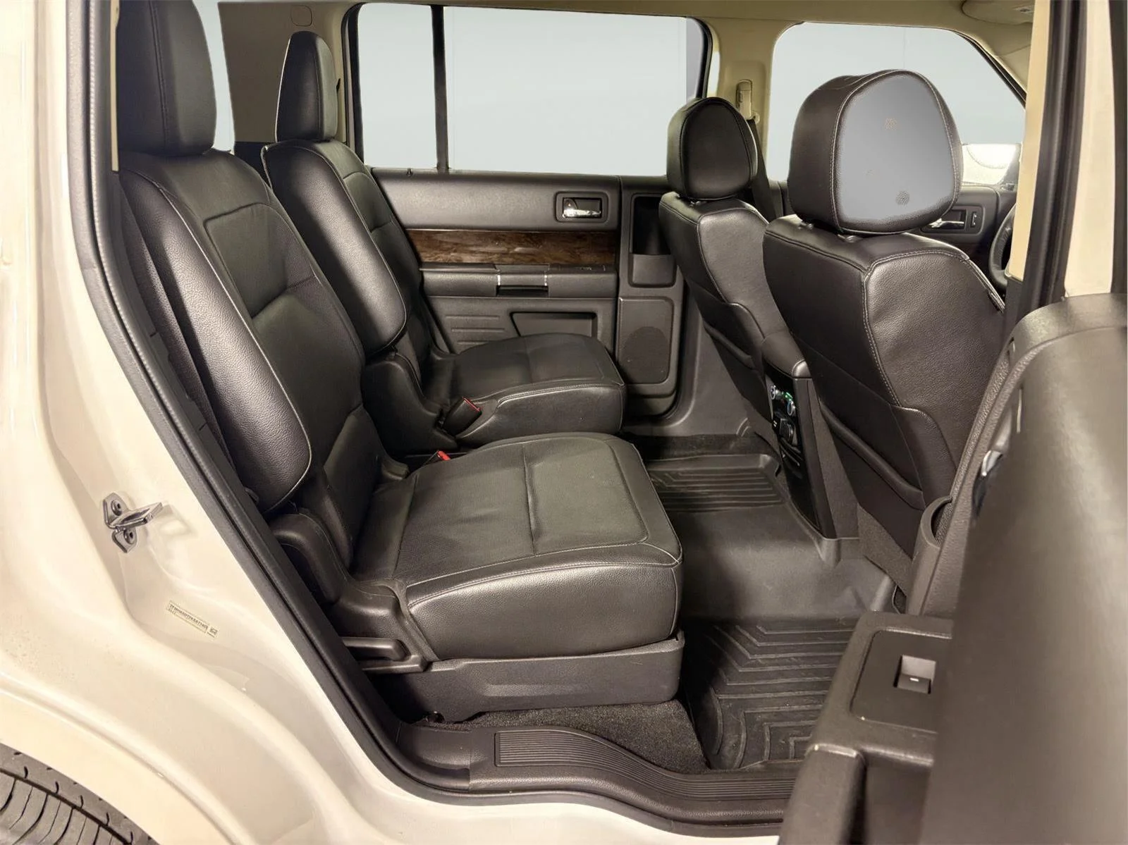 Used 2019 White Platinum Metallic Tri-Coat Ford Limited EcoBoost image 18