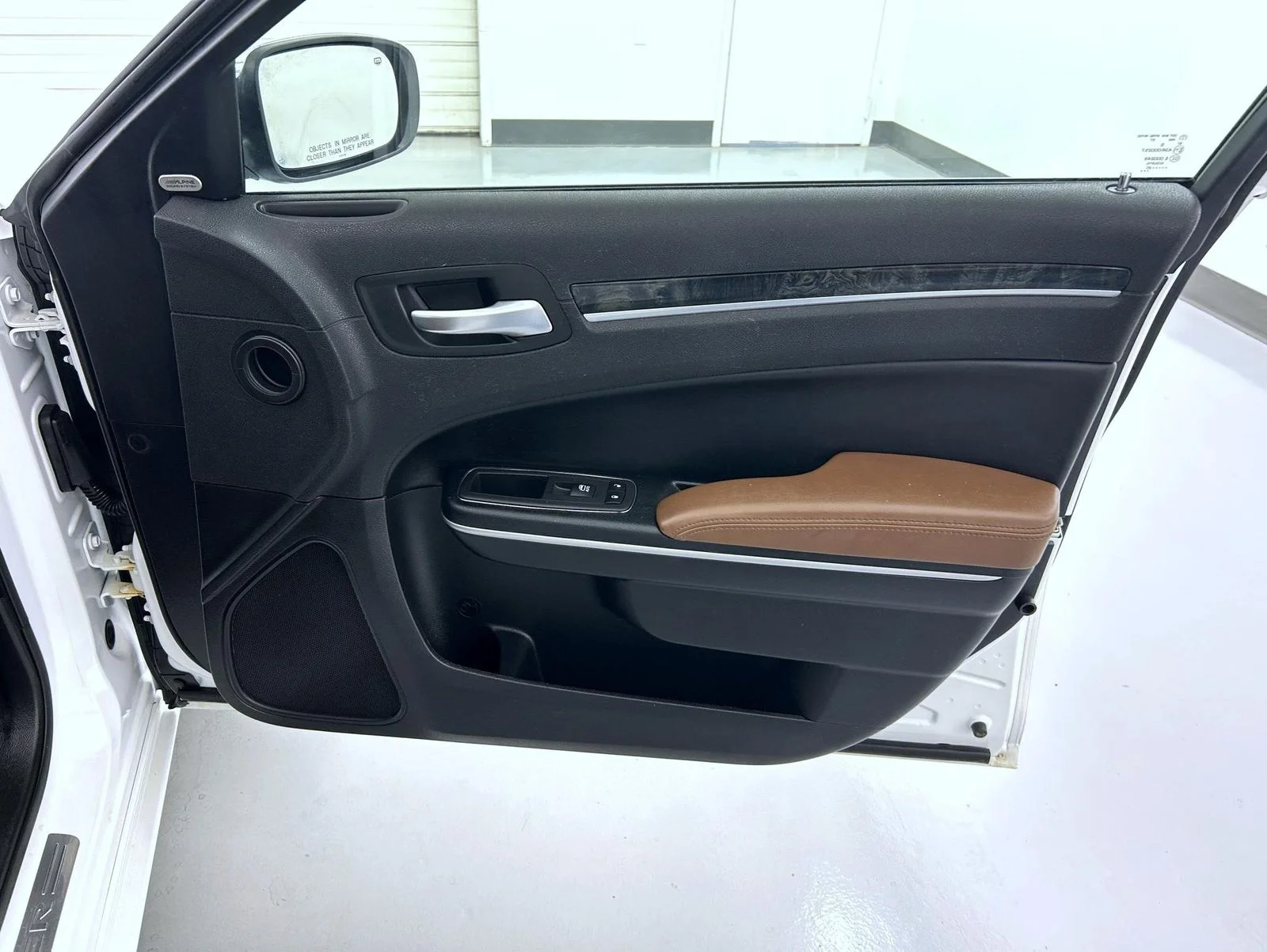 Used 2020 White Chrysler Limited image 16