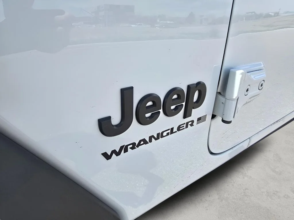 Used 2025 Bright White Clearcoat Jeep Sport S image 29