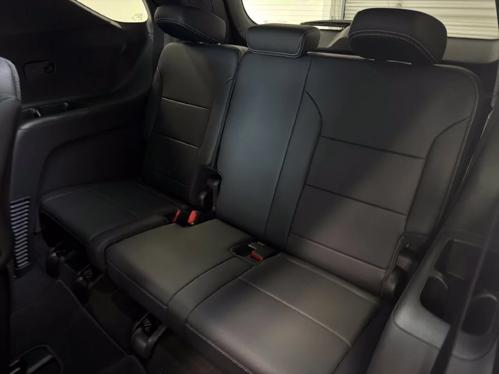 New 2027 Mosaic Black Metallic Chevrolet LT image 15