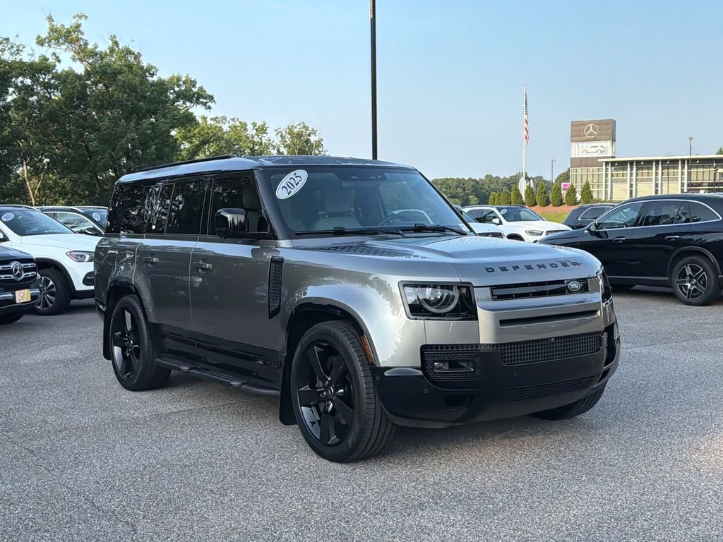 2025 Land Rover Defender 130 X-Dynamic SE P400's photo