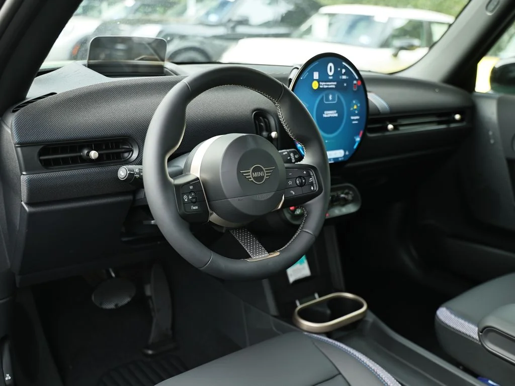 New 2026 British Racing Green MINI Signature Plus image 19