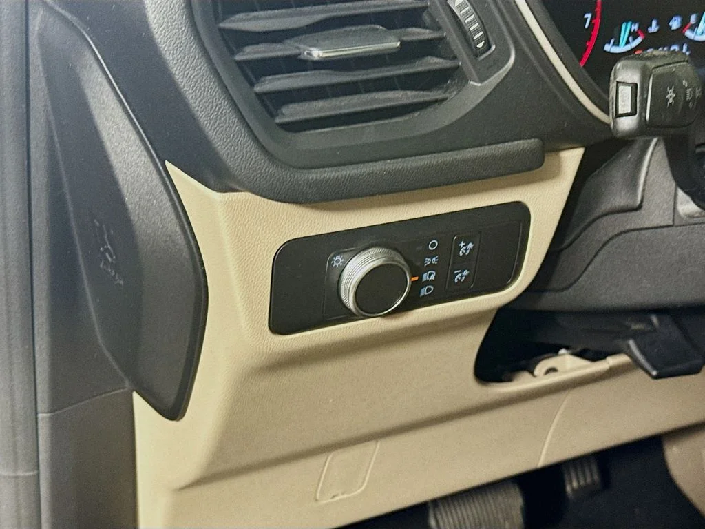 Used 2020 Black Ford SE image 10