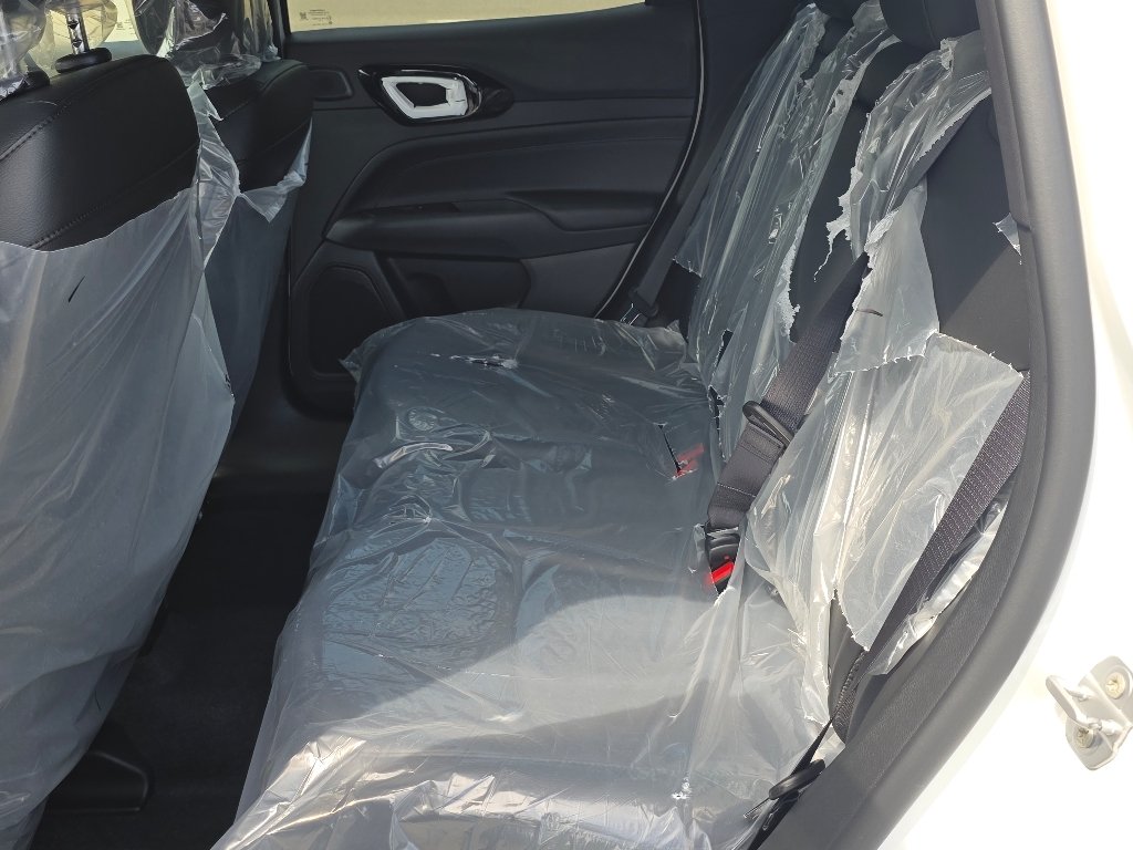 New 2026 Bright White Clear-Coat Exterior Paint Jeep Limited image 13