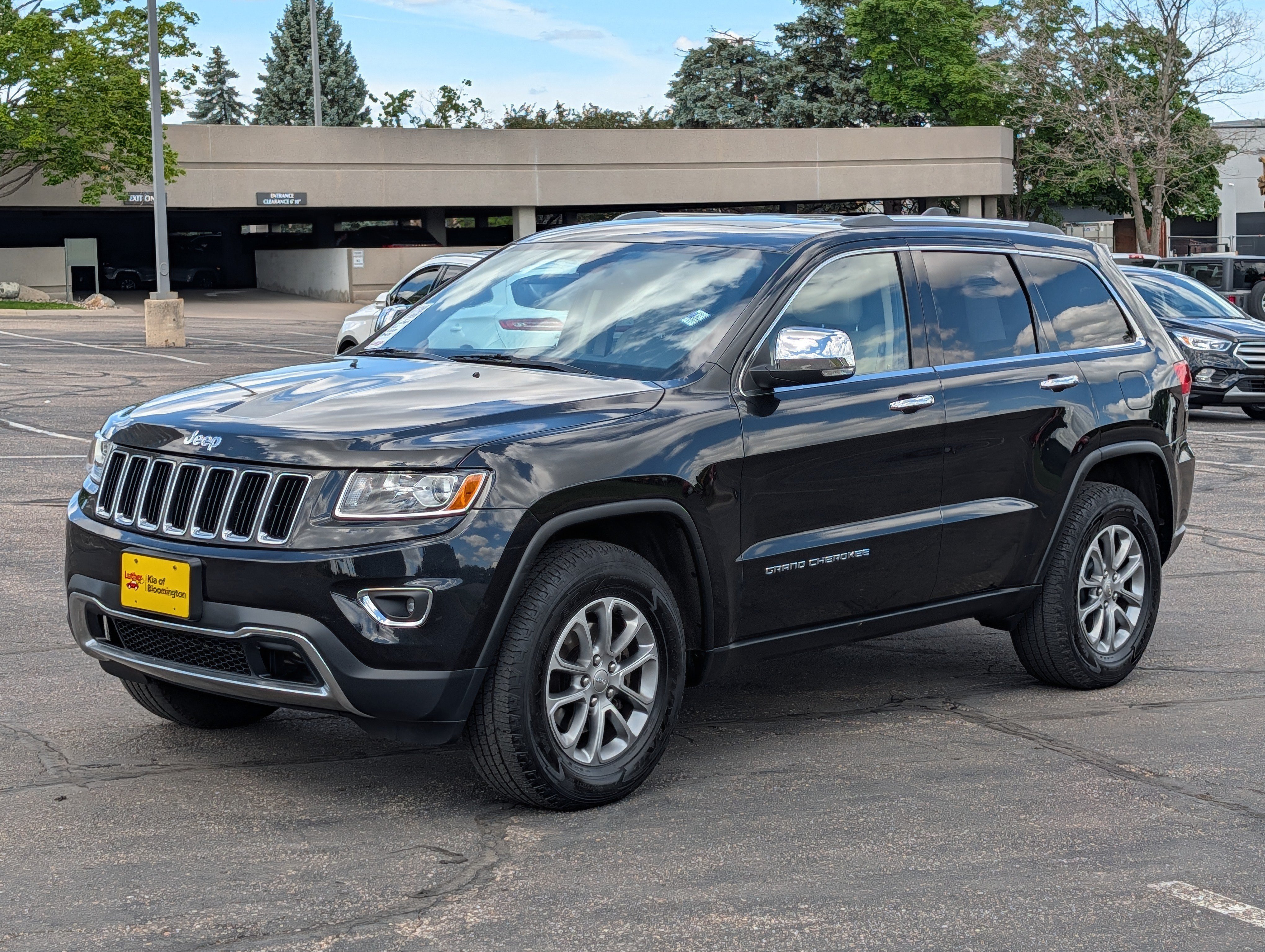 Used 2015 Brilliant Black Crystal Pearlcoat Jeep Limited image 3