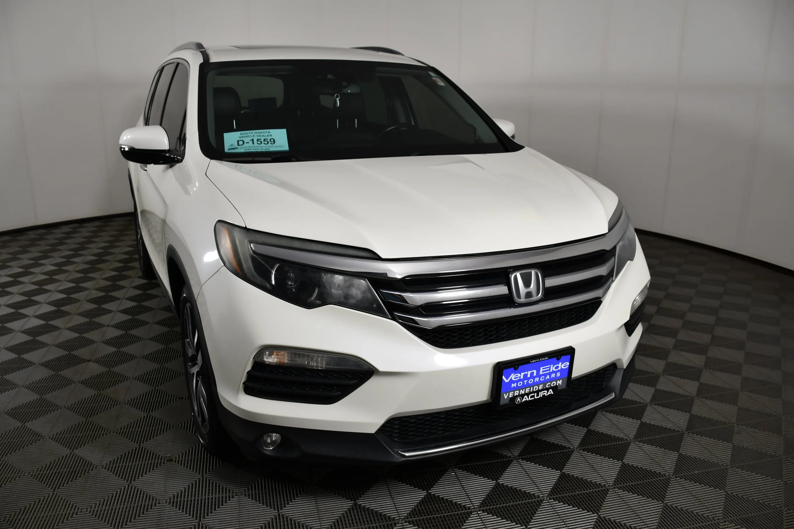 Used 2017 White Honda Elite image 3