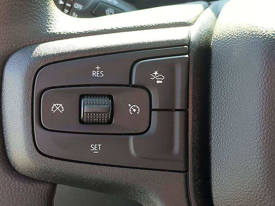 New 2026 Summit White Chevrolet WT image 16