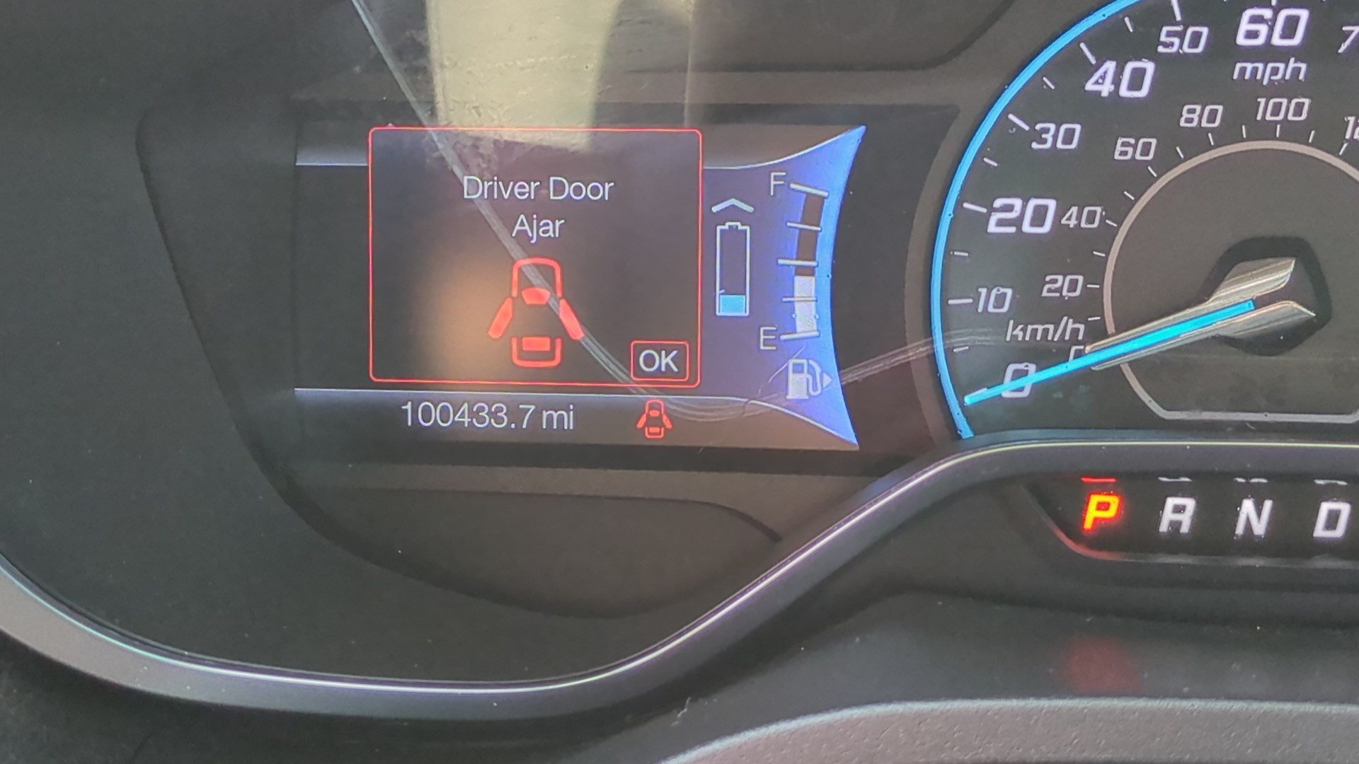 Used 2015 White Platinum Clearcoat Metallic Ford SE image 20