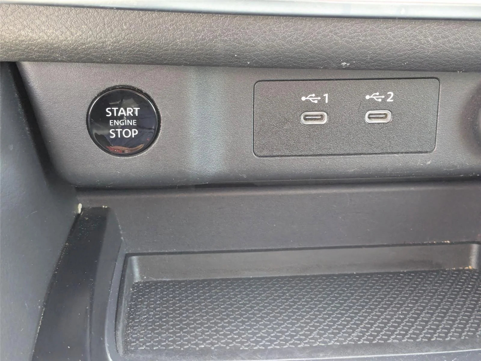 Used 2024 Everest White Pearl Nissan SV image 30
