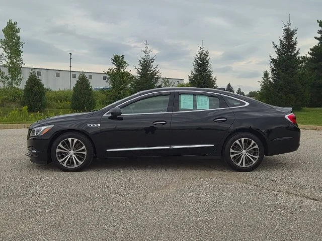 Used 2017 BLACK OYNX Buick Essence image 8