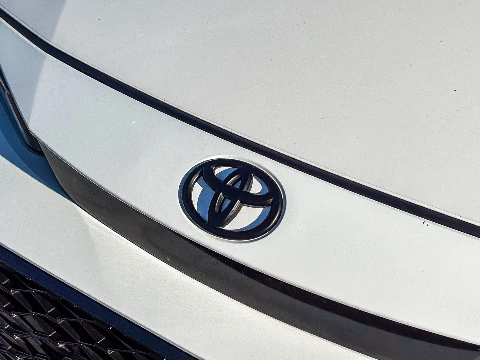 Certified Used 2024 Ice Cap Toyota SE image 9