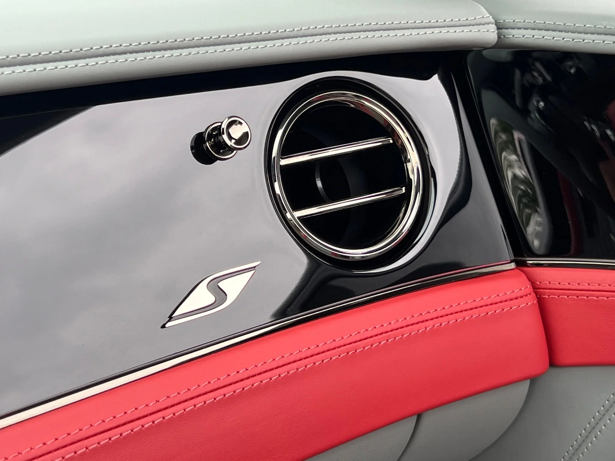 New 2026 Gray Bentley  image 30