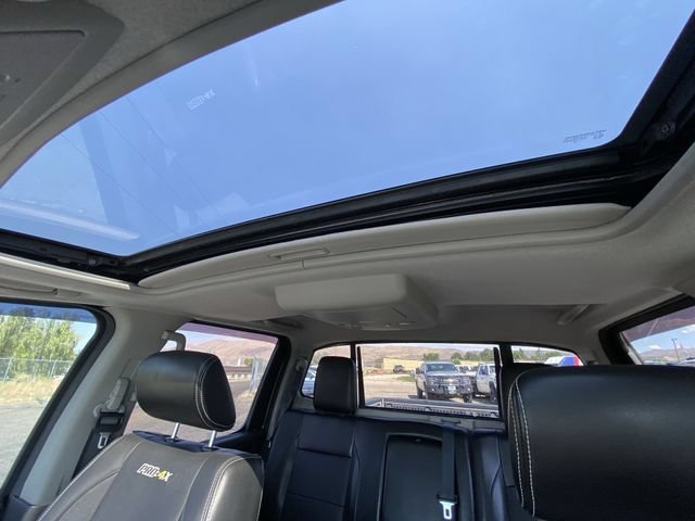 Used 2014 White Nissan PRO-4X image 21