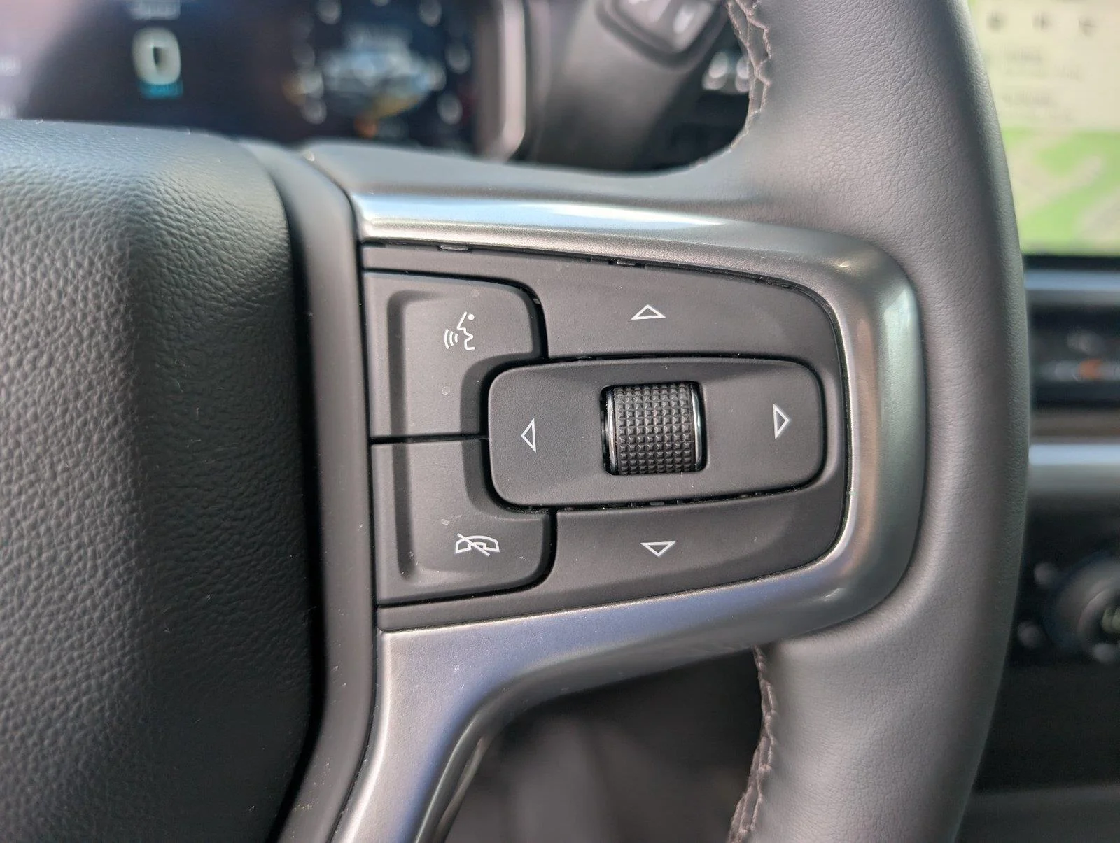 Used 2026 Summit White Chevrolet LT image 23