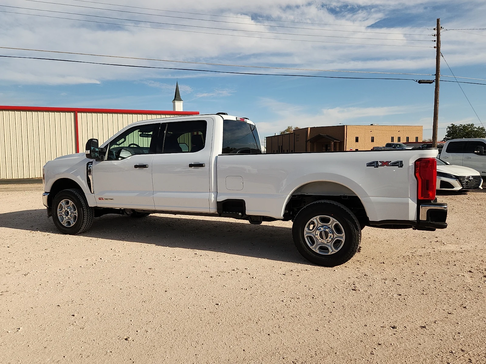 New 2027 Oxford White Ford XLT image 4