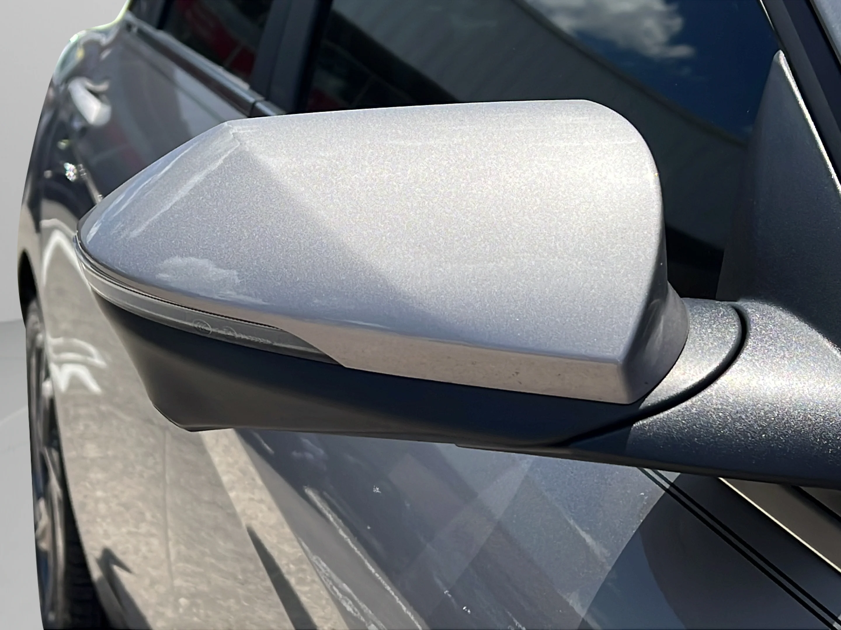 Used 2024 Fluid Metal Hyundai Limited image 27