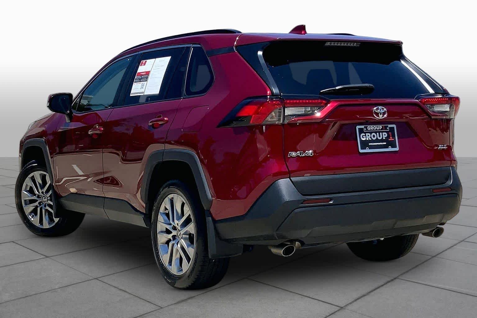 Used 2024 Ruby Flare Pearl Toyota XLE Premium image 12