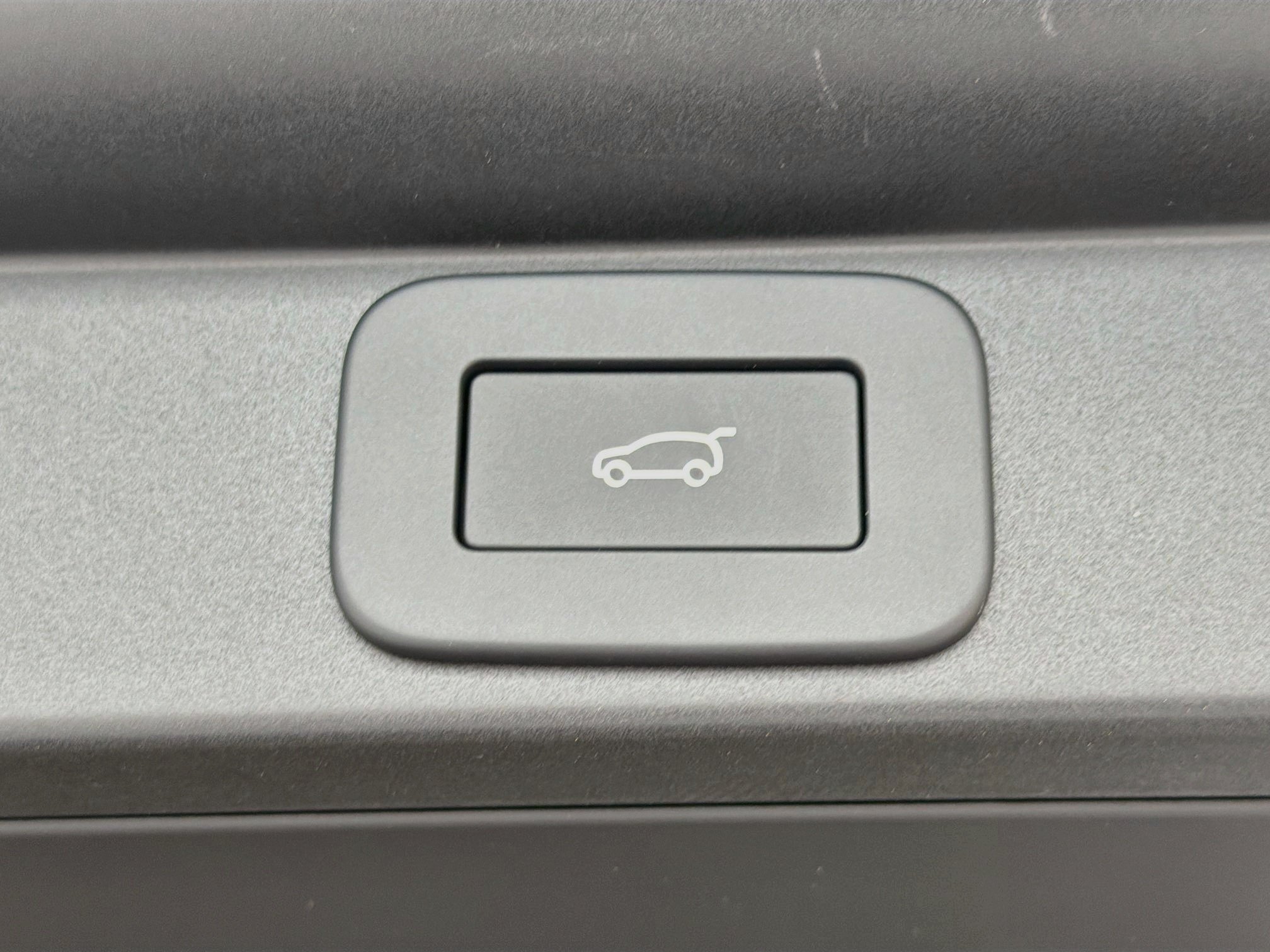 New 2026 Fuji White Land Rover SE image 14