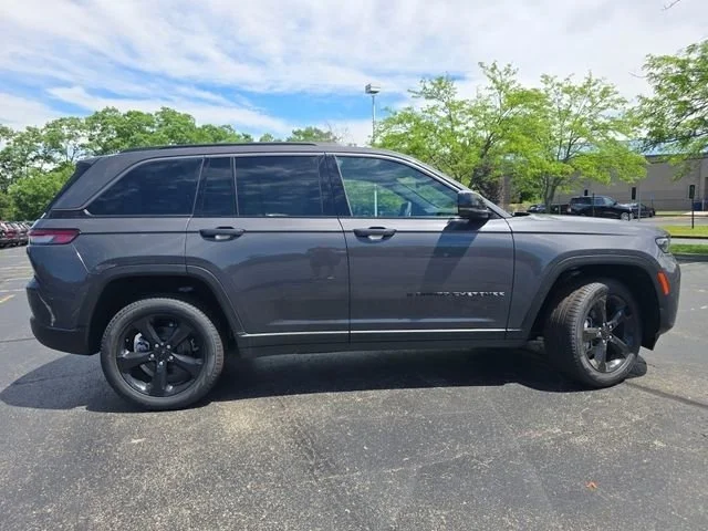 New 2026 Baltic Gray Metallic Clearcoat Jeep Limited image 22