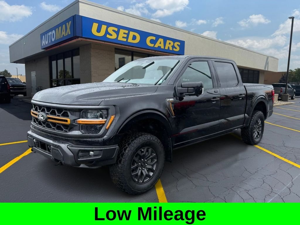 Used 2025 Black Metallic Ford Tremor image 1
