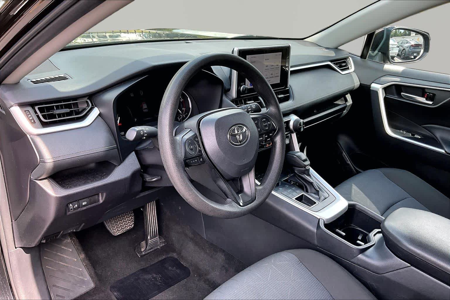 Used 2025 Midnight Black Metallic Toyota XLE image 18