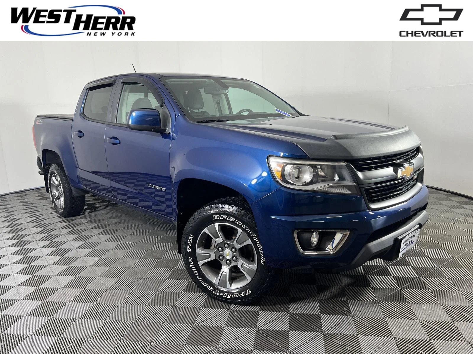 Used 2019 Pacific Blue Metallic Chevrolet Z71 image 1