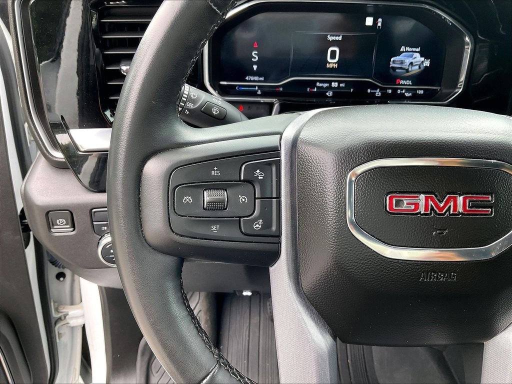 Used 2023 White GMC Elevation image 23