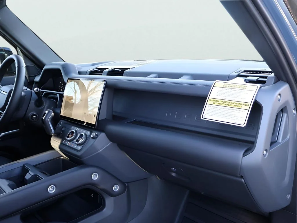 New 2026 Tasman Blue Land Rover X-Dynamic SE image 9