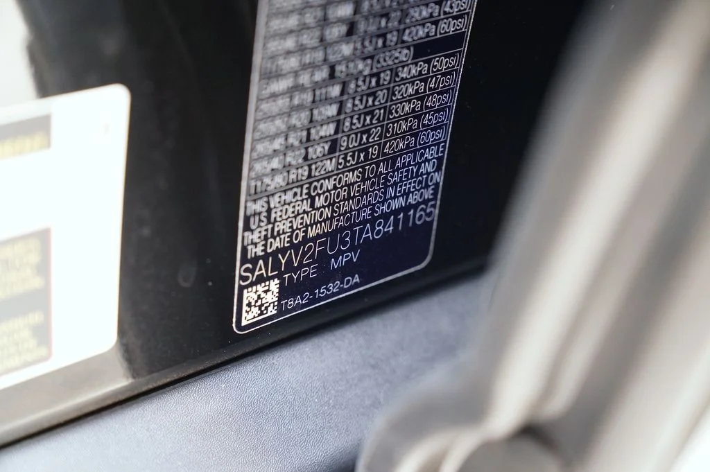 New 2026 Santorini Black Land Rover Belgravia Edition image 35