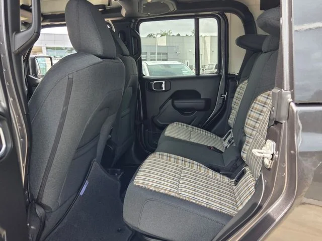 New 2026 Granite Crystal Metallic Clear-Coat Exterior Paint Jeep 85th Anniversary Edition image 7