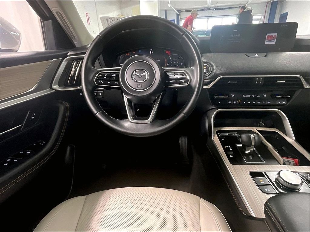 Used 2024 White Mazda Preferred image 17