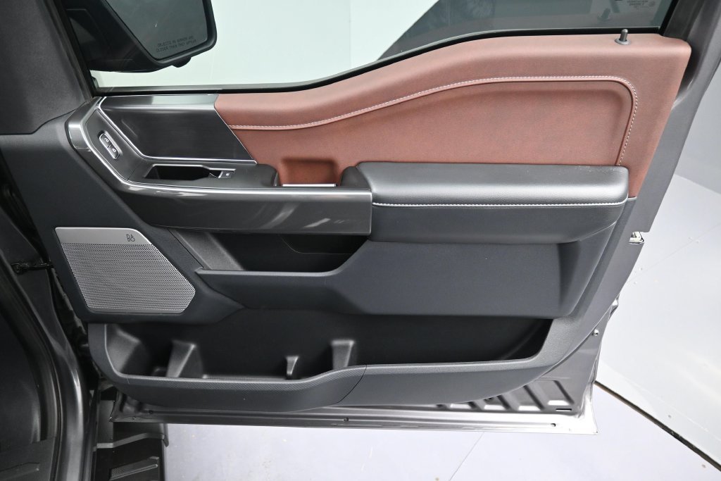 Used 2023 Gray Metallic Ford Lariat image 34