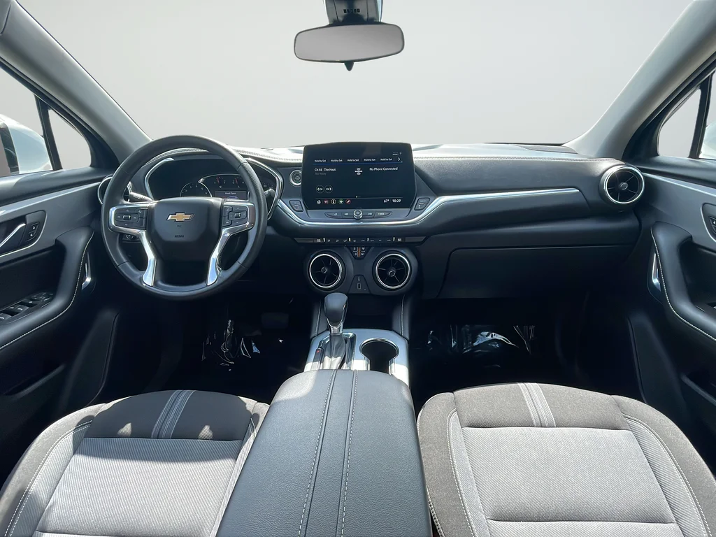Used 2023 White Chevrolet LT image 9