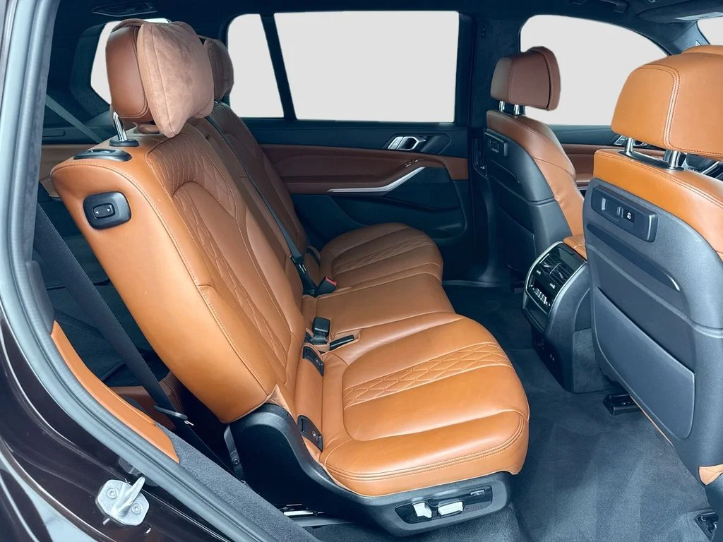 Used 2022 Brown BMW xDrive40i image 21